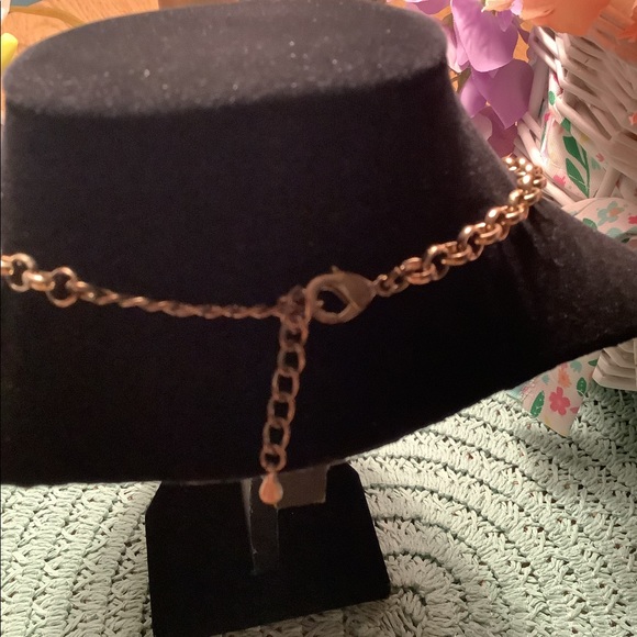 Necklace with Star fish Gold-tone costume piece with stones. 18” long .: - Picture 6 of 6